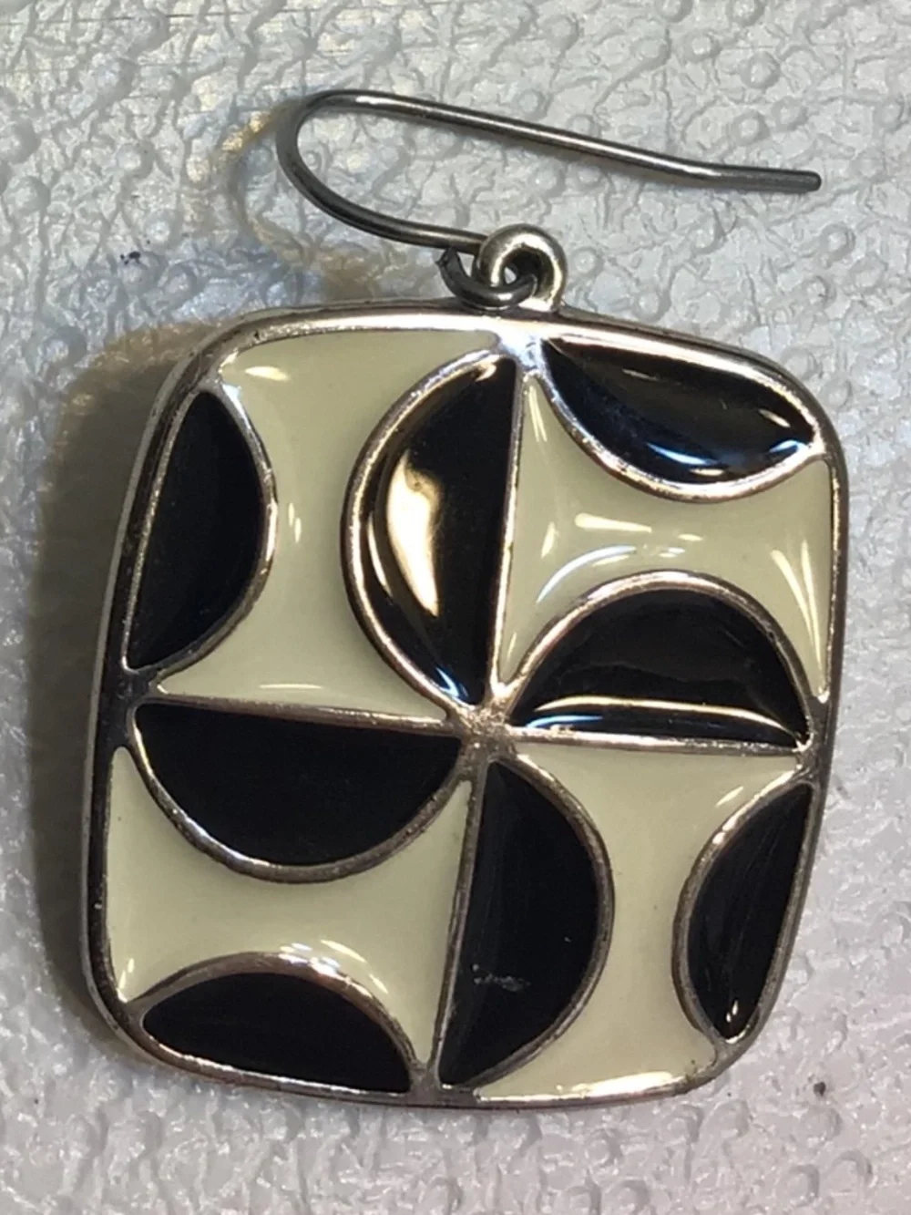Stylish 1980s Geometric Enamel Hook Earrings with Black and Cream-colored Design